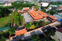 Biệt phủ toàn gỗ quý được ví như Tử Cấm Thành của đại gia xứ Nghệ