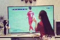 Quỳnh búp bê 'thả thính' Công Phượng khi Việt Nam thắng Philippines