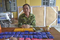 Bắt giữ đối tượng vận chuyển 2 bánh heroin, 6.000 viên ma túy tổng hợp