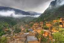 Đột nhập ngôi làng trên núi toàn nhà mái bằng