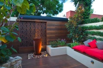 10 mẫu thiết kế sân vườn sau nhà phố đẹp lung linh