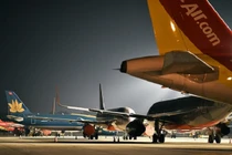 Giá vé từ Đà Nẵng bay Hà Nội, TP.HCM tăng gấp đôi