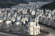 Làng biệt thự nghìn tỷ đẹp như cổ tích... nhưng không người ở