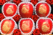 Táo đỏ Nhật Bản giá gần 500.000 đồng/quả có gì đặc biệt?