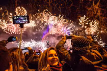 Bí quyết chụp ảnh selfie cực đẹp cho đêm Giao thừa