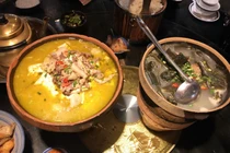 Ngã ngửa món đồ trong vali khách Việt đi Tây, lộ ra có thể đi tù