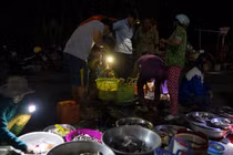 Có gì trong chợ “âm phủ” độc nhất vô nhị ở miền Tây?