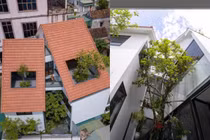 Xây trên đất méo, nhà mái ngói ở Nghệ An đẹp “xiêu lòng“