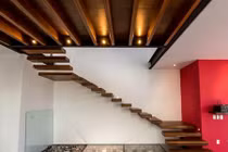 10 mẫu cầu thang gỗ đẹp hiện đại cho nhà phố chật chội