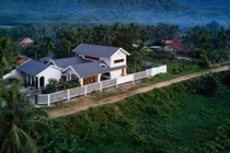 Đẹp hút mắt ngôi nhà trăm năm không cũ ở Bình Định