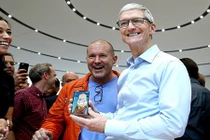 CEO Apple Tim Cook khẳng định 99% người dùng hài lòng với iPhone X