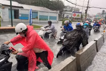 Dự báo thời tiết 19/8: Miền Bắc oi nóng từ sớm, chiều tối đổ mưa giông