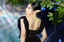 Sinh viên ĐH Anh Quốc gây bất ngờ với đêm diễn thời trang đẹp mắt 