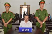 Nhiều lần xâm hại bé gái, ông già 65 tuổi lĩnh 16 năm tù