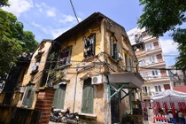 Hình ảnh khó tin những căn biệt thự cổ xuống cấp ở Hà Nội