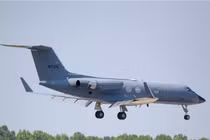 Mục sở thị bên trong máy bay cứu thương hiện đại “COVID-19 plane”