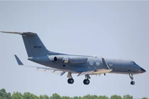 Mục sở thị bên trong máy bay cứu thương hiện đại “COVID-19 plane”