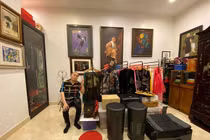 Mục sở thị phòng để đồ trong căn nhà phổ cổ Hàng Bông của "vua hài đất Bắc"