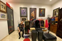 Mục sở thị phòng để đồ trong căn nhà phổ cổ Hàng Bông của "vua hài đất Bắc"