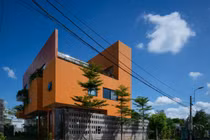 Báo ngoại tấm tắc khen ngôi nhà “tuy hai mà một” giữa Sài Gòn