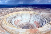 Giải mã bí ẩn "sốc" trong mỏ kim cương lớn nhất thế giới