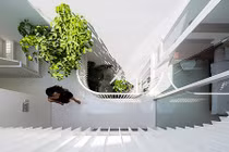 Mê mẩn nhà Việt với sắc trắng tinh khôi trên báo Tây