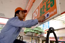 Doanh nghiệp nói gì về nguồn cung xăng E5?