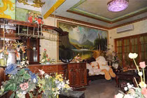 Đột nhập biệt thự dát vàng đẹp “lạnh sống lưng” của danh ca Ngọc Sơn