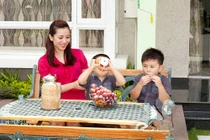 Á hậu Thu Hương bị đồn là “tú bà” sở hữu khối tài sản khủng thế nào?