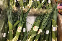 “Rẻ bèo” ở Việt Nam, hành lá sang nước ngoài giá bao nhiêu?