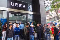 Tài xế Uber, Grab lo vỡ nợ dù "cày" cật lực 