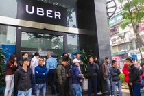 Tài xế Uber, Grab lo vỡ nợ dù "cày" cật lực 