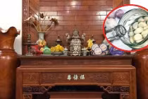 Cuối năm lau bàn thờ chớ dùng nước lã