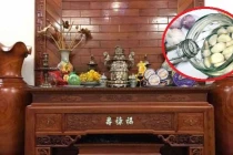 Cuối năm lau bàn thờ chớ dùng nước lã