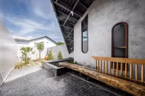 Thiết kế 3 giếng trời, ngôi nhà thoáng mát chẳng kém resort