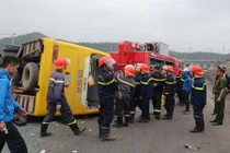 Lật xe khách Đà Nẵng: Tài xế vừa lái vừa nhắn tin điện thoại?