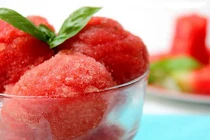 Cách làm kem dưa hấu giải nhiệt mùa hè đơn giản tại nhà