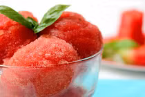 Cách làm kem dưa hấu giải nhiệt mùa hè đơn giản tại nhà