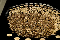 Đang đào đất, anh nông dân “ngã ngửa” thấy kho báu chục tỷ