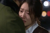 Bỏ cả thế giới để lấy chồng mà giờ chồng chẳng còn muốn ở bên