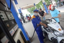 Chiều nay, giá xăng có thể giảm mạnh?