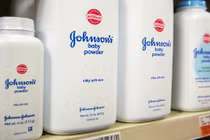 Johnson & Johnson bị phạt nặng vì phấn rôm gây ung thư