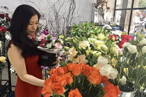 Chàng trai chi 25 triệu mua bó hồng 99 bông tặng bạn gái