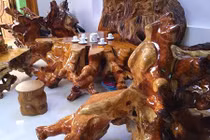 Choáng váng những bộ bàn ghế nghìn tuổi trong nhà đại gia Việt