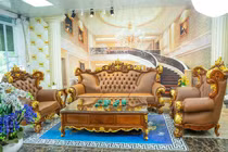 Choáng ngợp bộ bàn ghế dát vàng khiến đại gia “thèm thuồng“