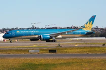 Vietnam Airlines nói gì về chuyến bay suýt hạ cánh không có bánh sau?