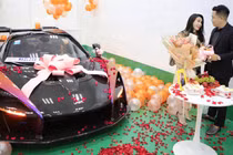 Đọ đẳng cấp chiều vợ của đại gia Việt