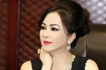Cuộc đại náo với giới showbiz