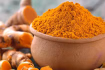 Những người nên tránh xa tinh bột nghệ