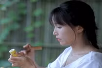 Cô gái xinh đẹp từng bị đồn kiếm hơn 500 tỷ/năm, nay sắp hầu tòa là ai?